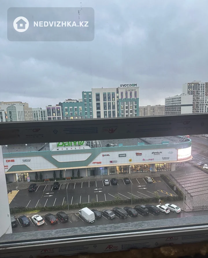 3-комнатная квартира, этаж 9 из 12, 93 м², фотография 2