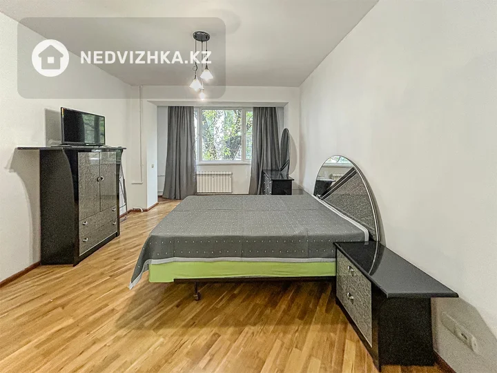 3-комнатная квартира, этаж 3 из 5, 70 м², На длительный срок