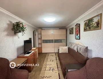 1-комнатная квартира, этаж 4 из 4, 32 м², миниатюра 3