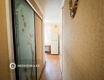 1-комнатная квартира, этаж 4 из 4, 32 м², миниатюра 6