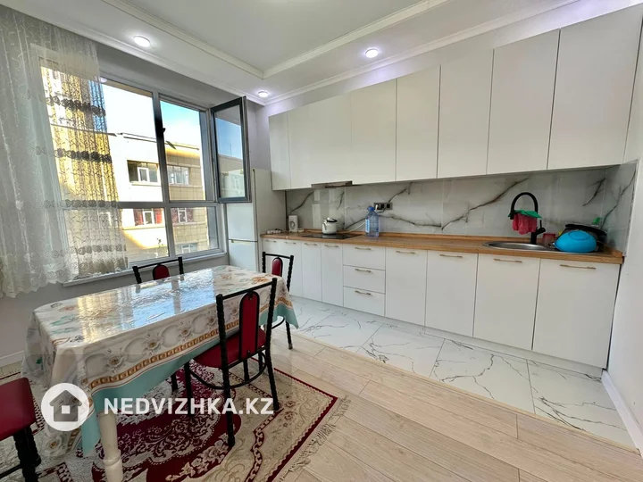 1-комнатная квартира, этаж 2 из 13, 50 м², фотография 2