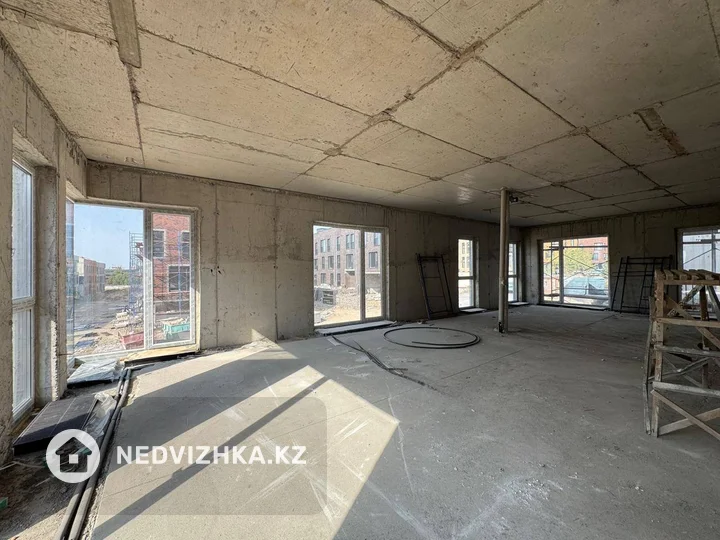 4-комнатная квартира, этаж 2 из 3, 127 м²