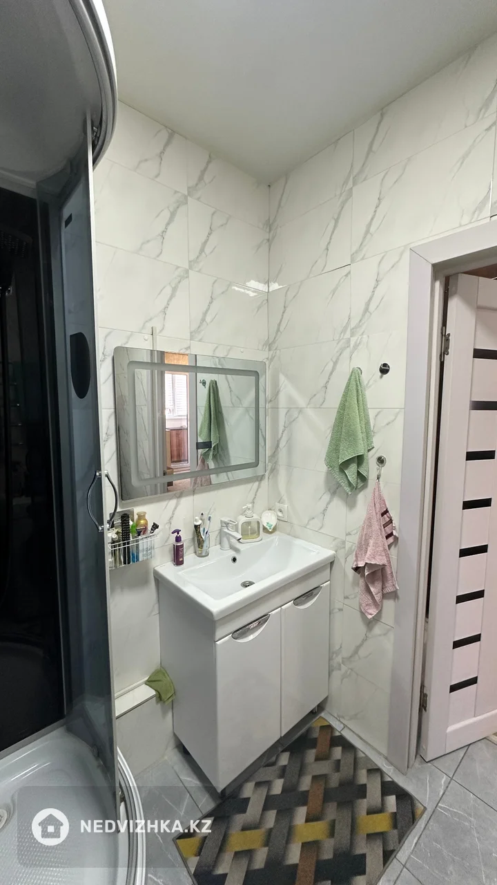 2-бөлмелі пәтер, қабат 4 барлық қабат саны 10, 37 м²