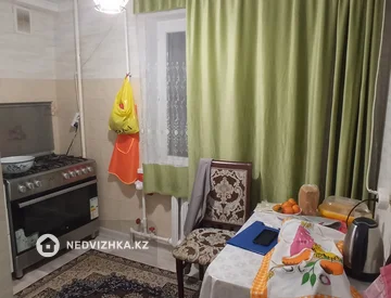 2-комнатная квартира, этаж 3 из 5, 46 м², миниатюра 1