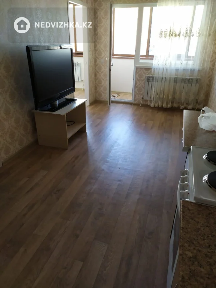 2-комнатная квартира, этаж 3 из 6, 49 м², На длительный срок