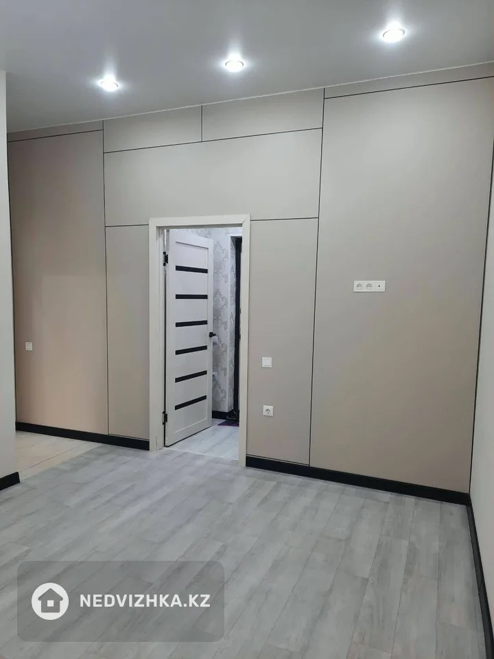 1-комнатная квартира, этаж 4 из 10, 45 м², На длительный срок, фотография 3