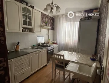 4-комнатная квартира, этаж 4 из 6, 82 м², миниатюра 1