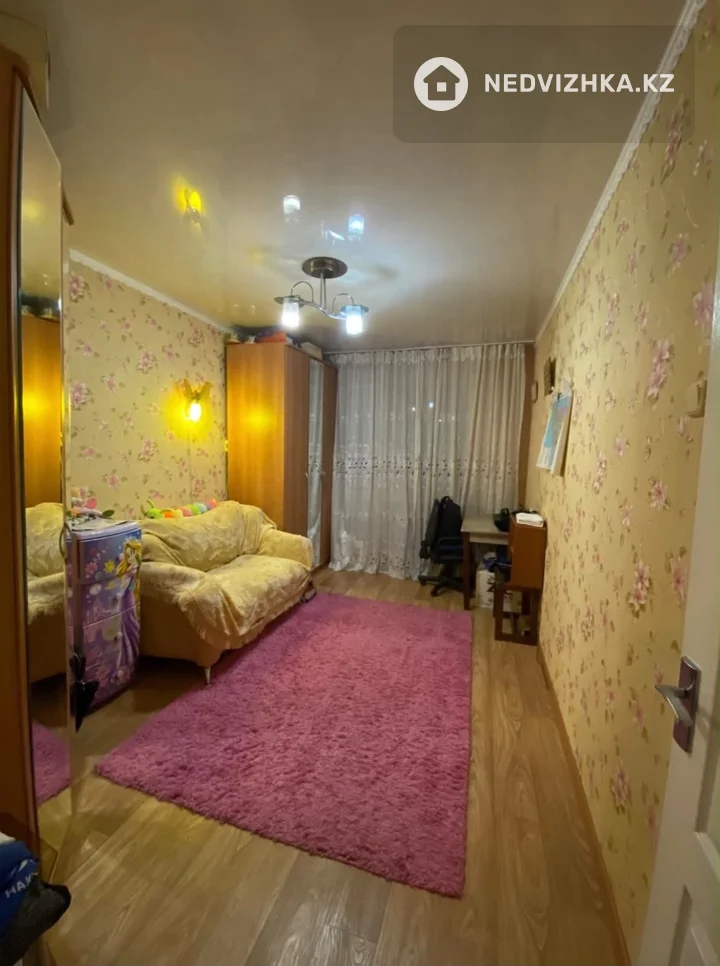 4-комнатная квартира, этаж 4 из 6, 82 м², фотография 2