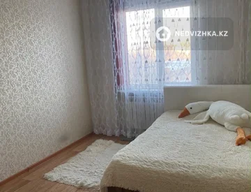 4-комнатная квартира, этаж 4 из 6, 82 м², миниатюра 3