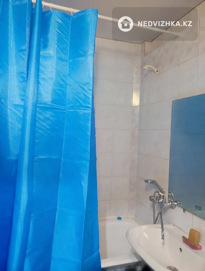 1-комнатная квартира, этаж 2 из 5, 31 м², Посуточно, фотография 3