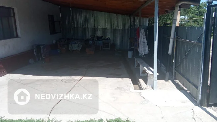 4-комнатная квартира, этаж 1 из 1, 150 м², фотография 2