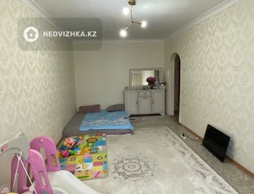 2-комнатная квартира, этаж 4 из 9, 56 м², миниатюра 1