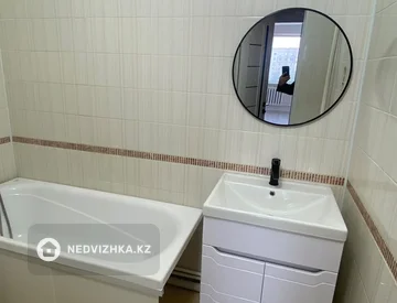 2-комнатная квартира, этаж 7 из 9, 64 м², миниатюра 3