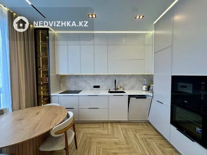 3-комнатная квартира, этаж 18 из 23, 80 м², фотография 5