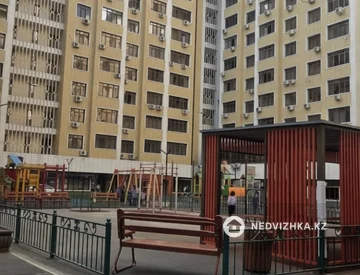 2-комнатная квартира, этаж 6 из 13, 74 м², На длительный срок, миниатюра 1