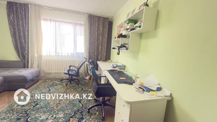 2-комнатная квартира, этаж 5 из 5, 76 м², фотография 3
