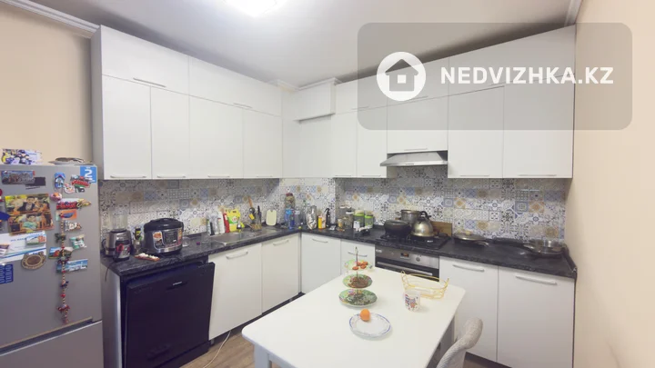 2-комнатная квартира, этаж 5 из 5, 76 м², фотография 5