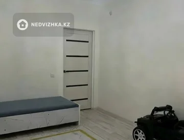 2-комнатная квартира, этаж 8 из 12, 68 м², миниатюра 3