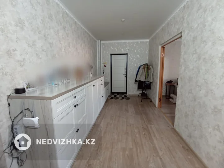 2-комнатная квартира, этаж 7 из 9, 63 м², фотография 2