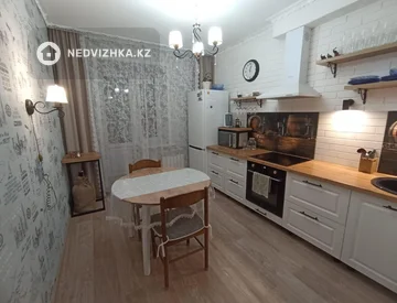 2-комнатная квартира, этаж 7 из 9, 63 м², миниатюра 3