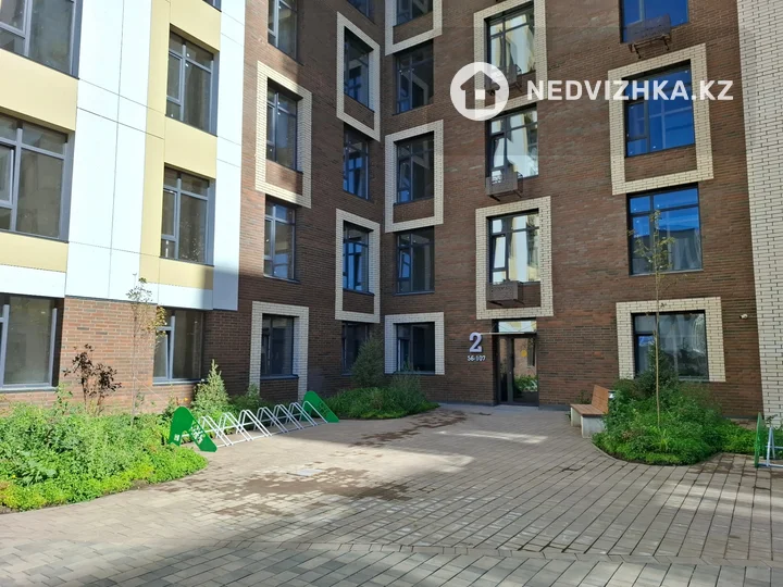 2-комнатная квартира, этаж 4 из 12, 72 м², фотография 2