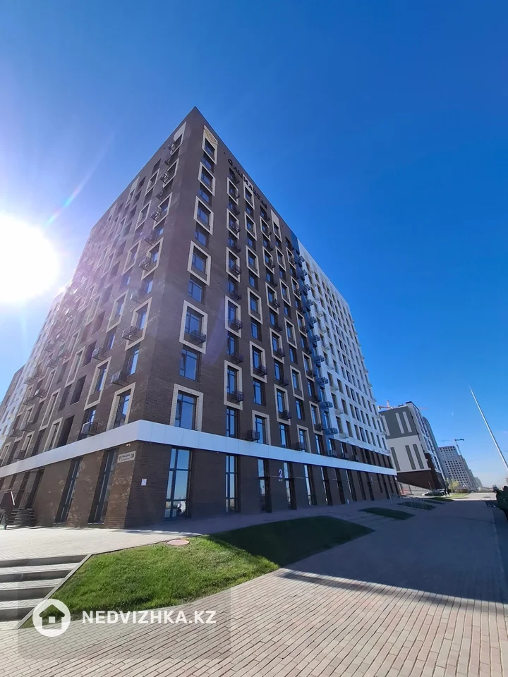 2-комнатная квартира, этаж 4 из 12, 72 м², фотография 3