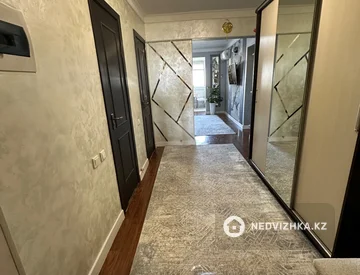 3-комнатная квартира, этаж 5 из 9, 70 м², миниатюра 2