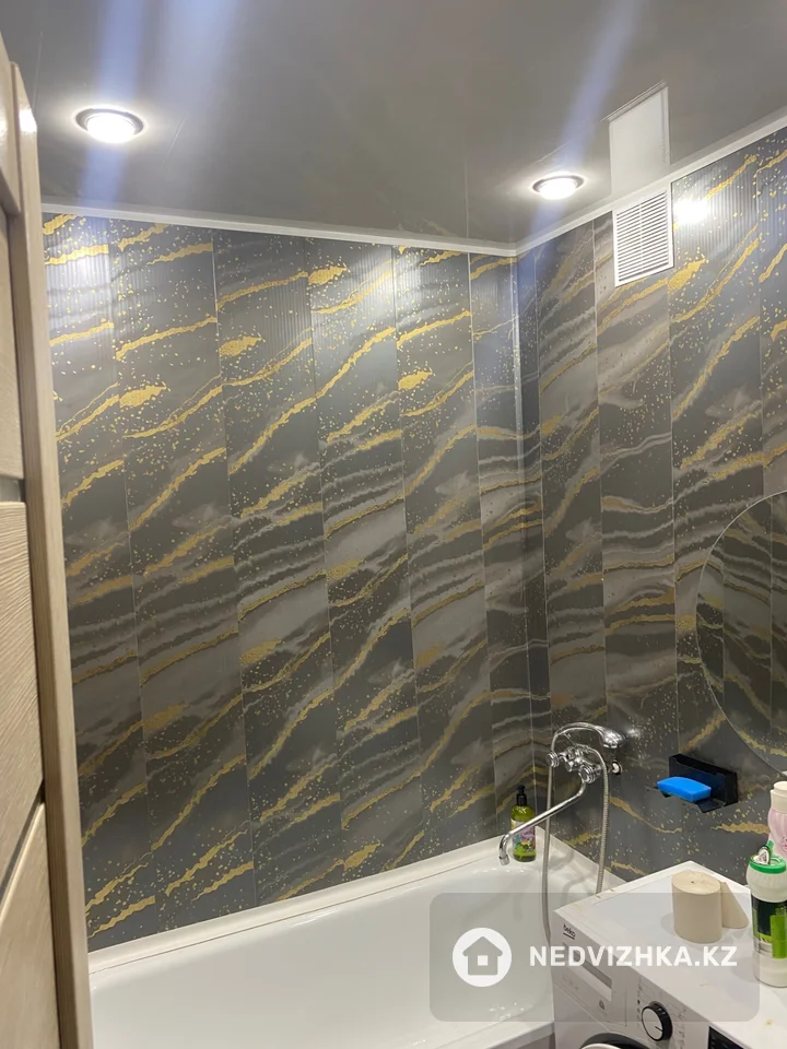 1-комнатная квартира, этаж 3 из 5, 40 м², Посуточно, фотография 4