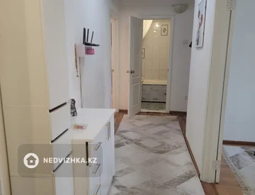 3-комнатная квартира, этаж 3 из 5, 70 м², миниатюра 4