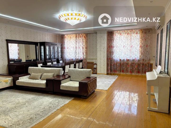 4-комнатная квартира, этаж 3 из 3, 153 м², фотография 2