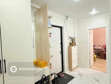 2-комнатная квартира, этаж 7 из 9, 56 м², миниатюра 1