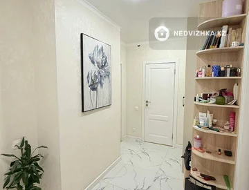 2-комнатная квартира, этаж 7 из 9, 56 м², миниатюра 2