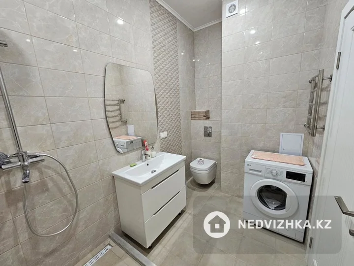 2-комнатная квартира, этаж 12 из 13, 54 м², фотография 5