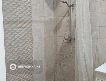 2-комнатная квартира, этаж 12 из 13, 54 м², миниатюра 4