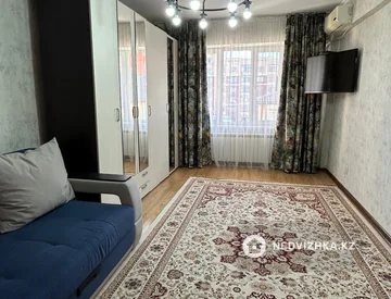 3-комнатная квартира, этаж 5 из 5, 81 м², миниатюра 2
