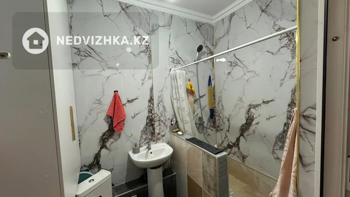 2-комнатная квартира, этаж 3 из 13, 48 м², фотография 3