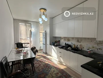2-комнатная квартира, этаж 3 из 13, 48 м², миниатюра 1