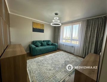 3-комнатная квартира, этаж 8 из 18, 52 м², миниатюра 1