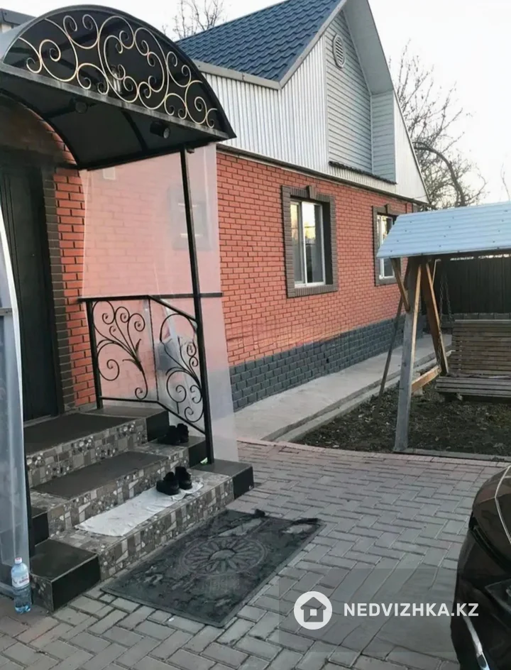 4-комнатная квартира, этаж 1 из 1, 120 м², фотография 2