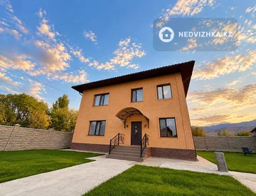 5-комнатный дом, 8 соток, 250 м², миниатюра 2