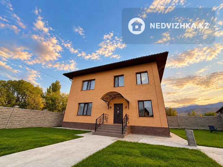 5-комнатный дом, 8 соток, 250 м², фотография 2