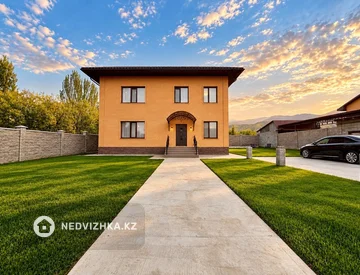 5-комнатный дом, 8 соток, 250 м², миниатюра 1