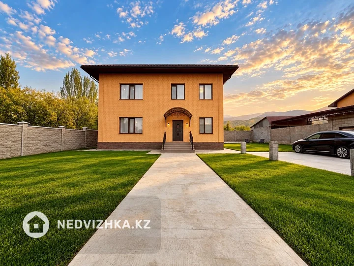 5-комнатный дом, 8 соток, 250 м²