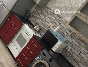 1-комнатная квартира, этаж 2 из 9, 40 м², Посуточно, миниатюра 4