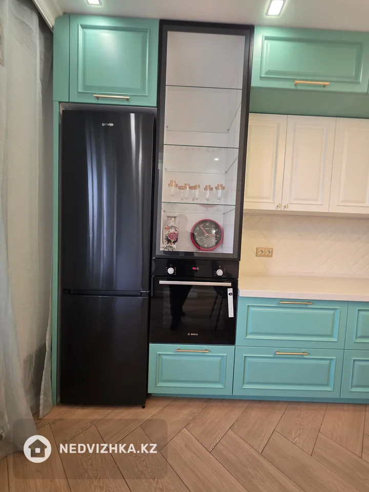 3-комнатная квартира, этаж 6 из 12, 98 м², фотография 3