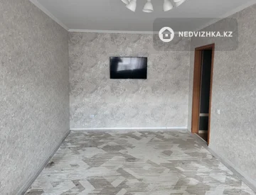 2-комнатная квартира, этаж 4 из 5, 46 м², миниатюра 2