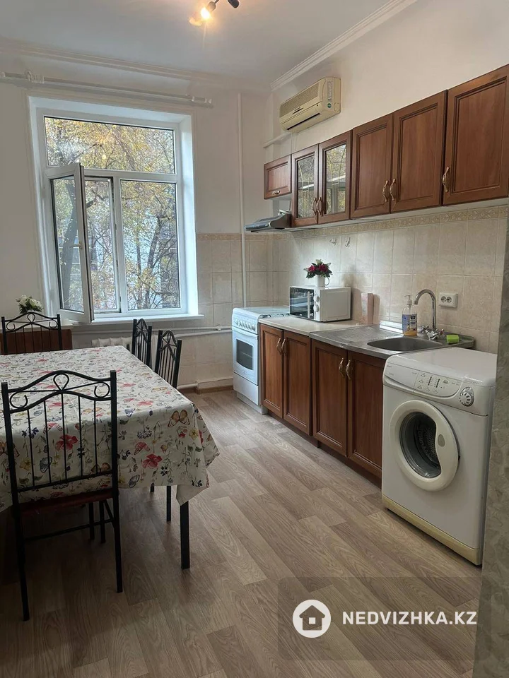 1-комнатная квартира, этаж 3 из 4, 37 м²