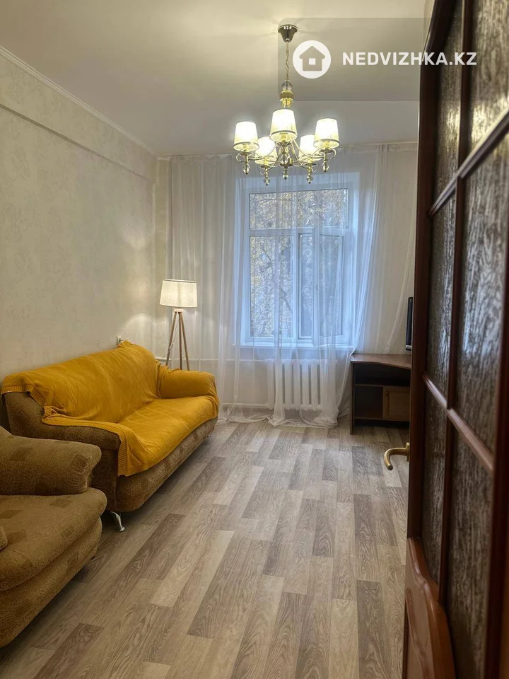 1-комнатная квартира, этаж 3 из 4, 37 м², фотография 3