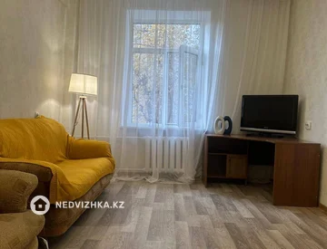 1-комнатная квартира, этаж 3 из 4, 37 м², миниатюра 4