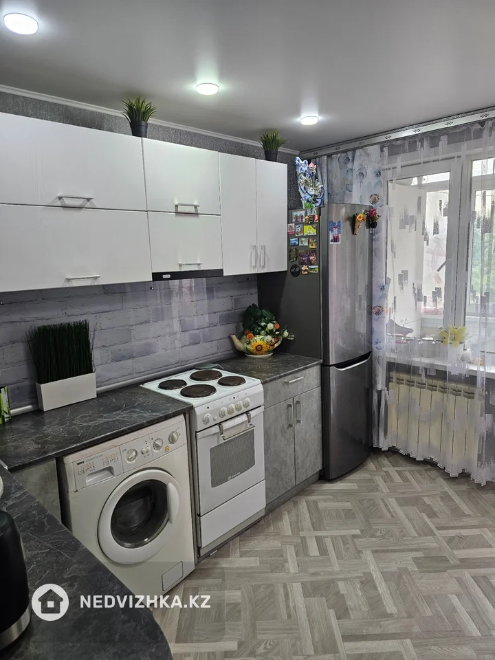 3-комнатная квартира, этаж 4 из 5, 63 м²